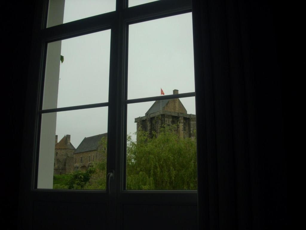 Auberge Du Vieux Chateau Saint-Sauveur-le-Vicomte Værelse billede
